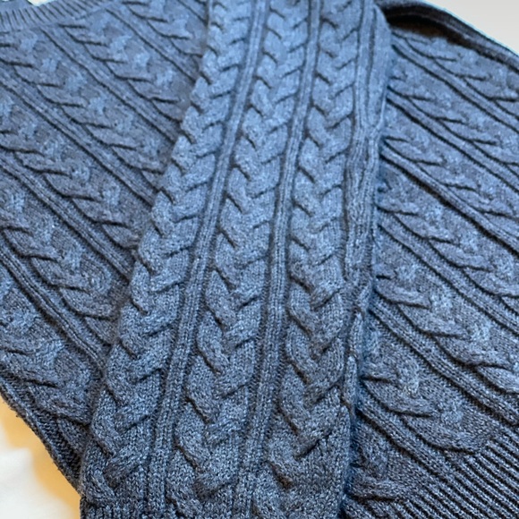 H&M women’s thick sweater - Picture 4 of 6